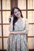 Gulabi Phool Kurta Pant